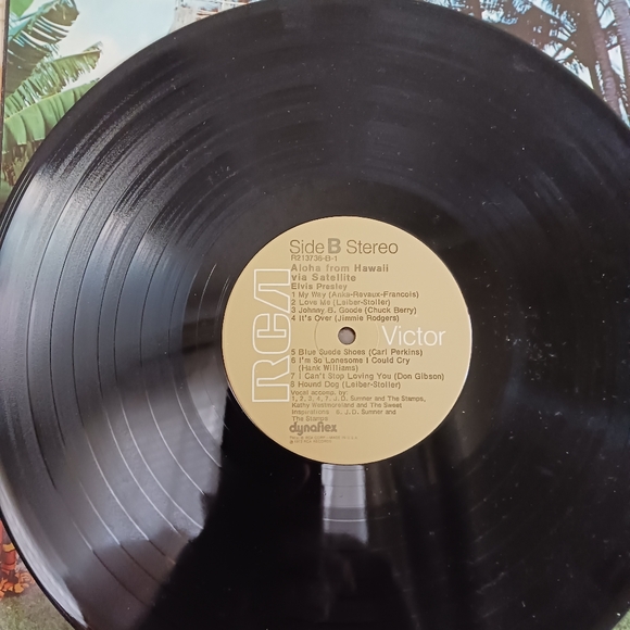 Elvis Album collection. Aloha Live from Hawaii 2 album set and The Sun Sessions - Picture 9 of 12